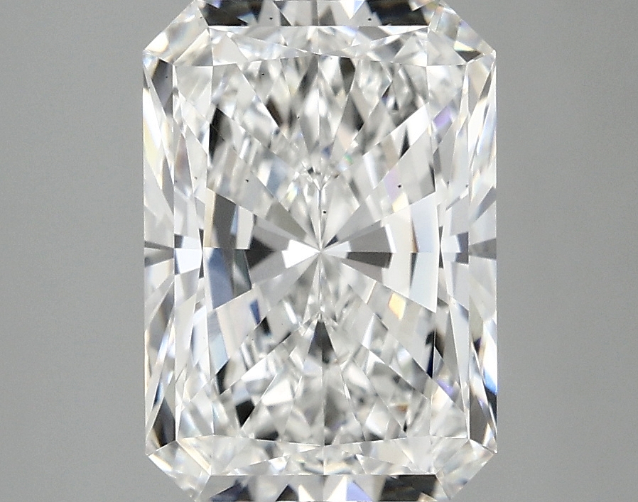 3.02ct Radiant FANCY VVS2 IGI-certified lab-grown diamond